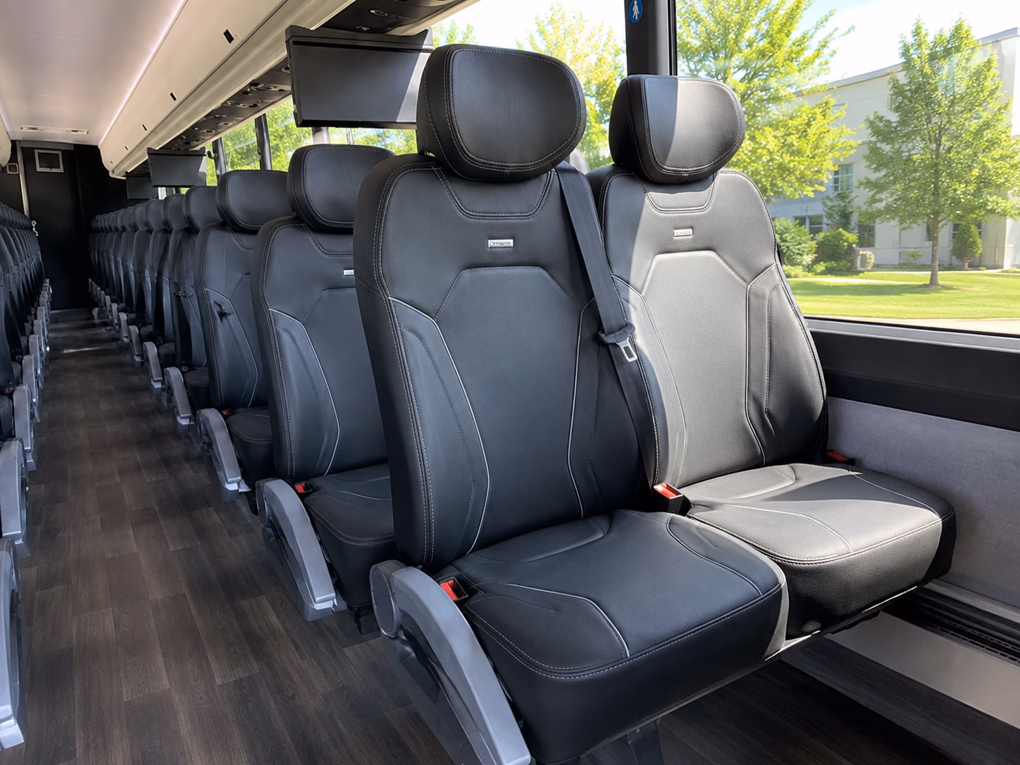 duluth airport transportation onboard seating