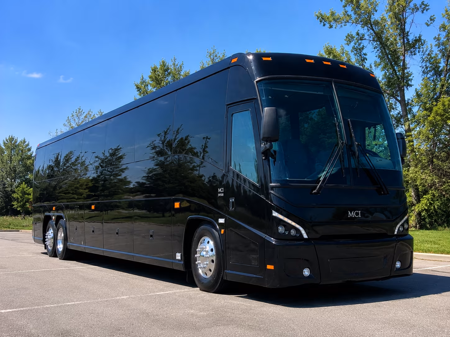 these buses are perfect for a glensheen mansion or clyde iron works wedding